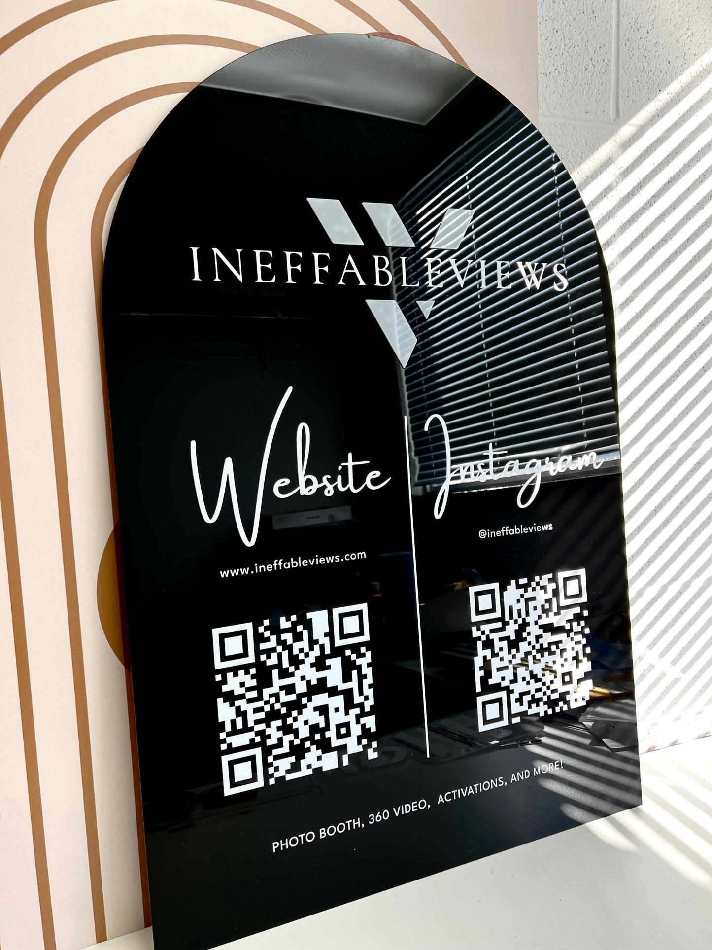 Large Arch Social Media Sign - QR code - 3D Logo