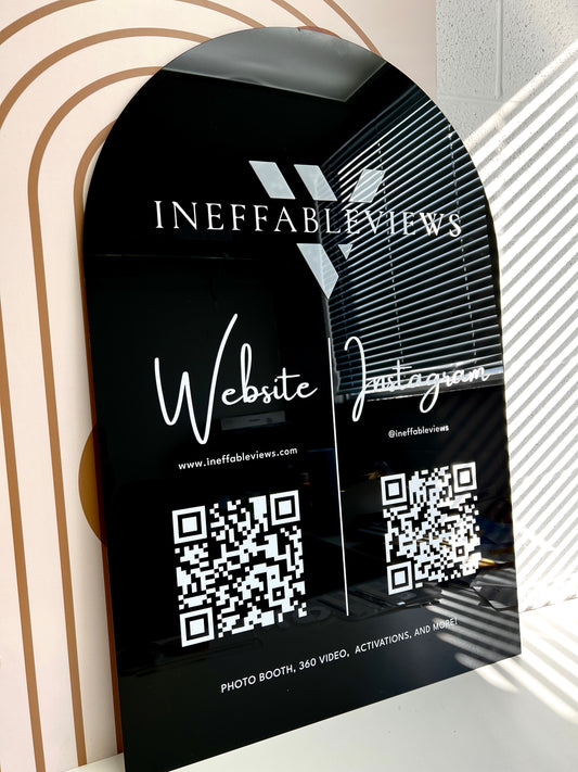 Large Arch Social Media Sign - QR code - 3D Logo