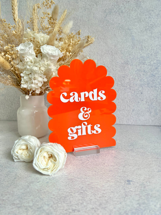 Scallop Edge Acrylic Arch Cards & Gifts Table Sign
