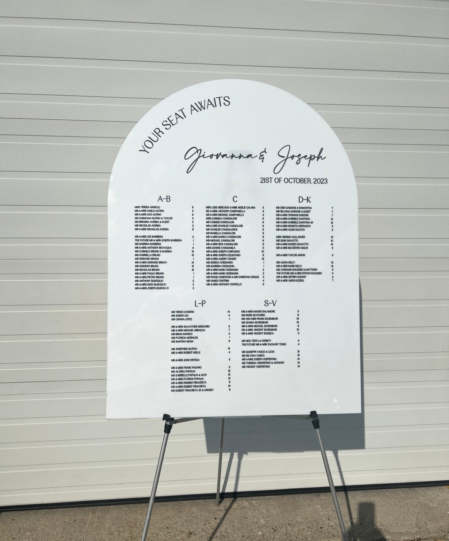 Seating Chart in Acrylic Arch
