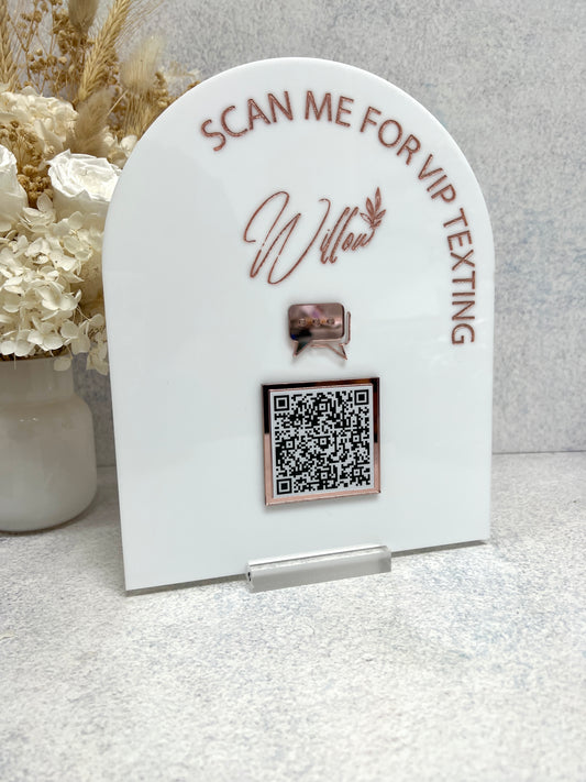 Arch Social Media Sign - QR code