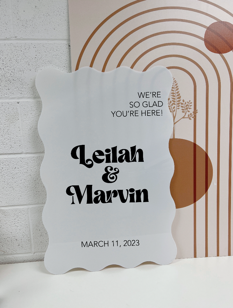Wave Edged Welcome Sign - Retro Font